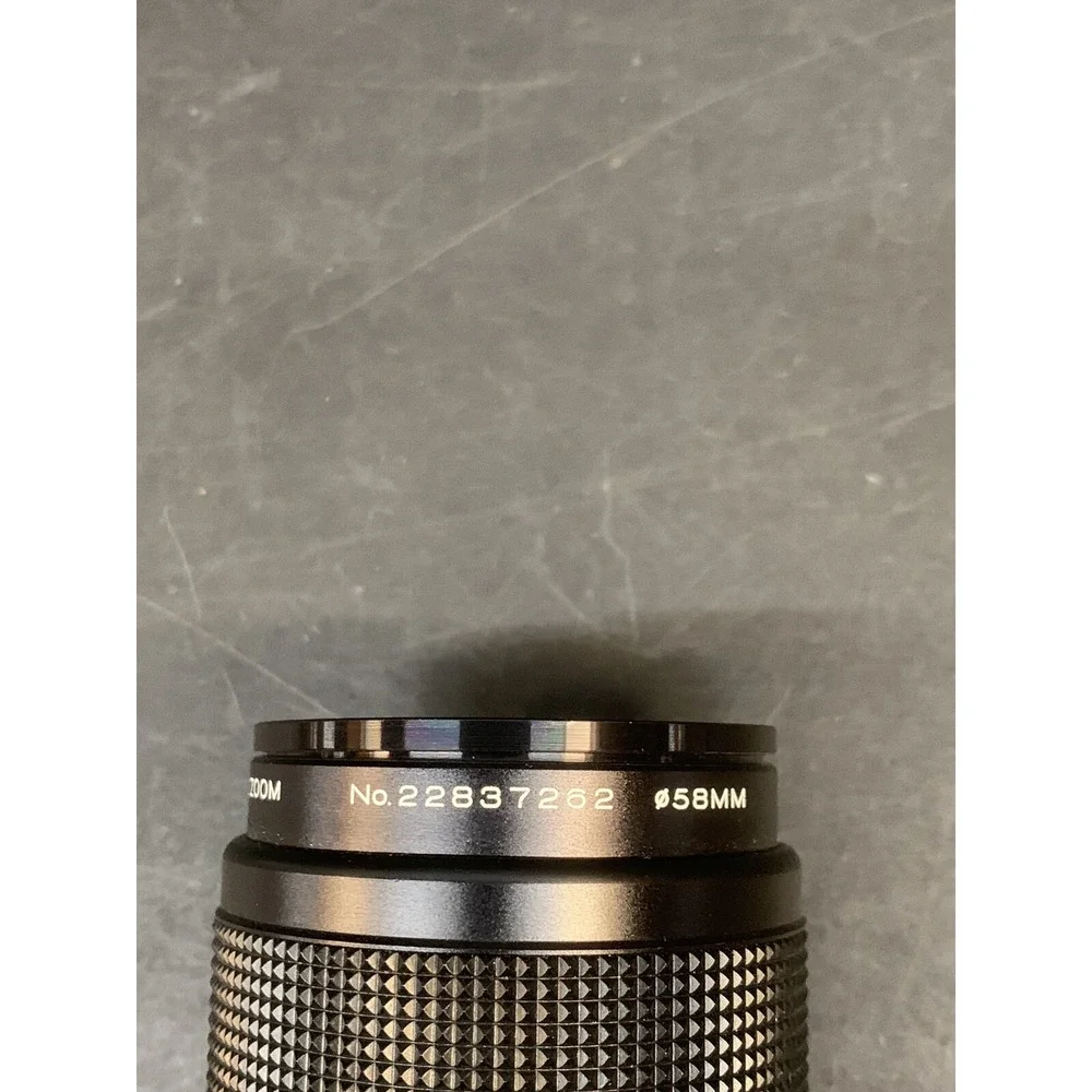 Vivitar 75-205mm 3.8 Close Focusing Auto Zoom Camera Lens 58mm with Case